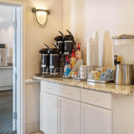 La Quinta Inn And Suites Fort Myers I-75 Bagian luar foto