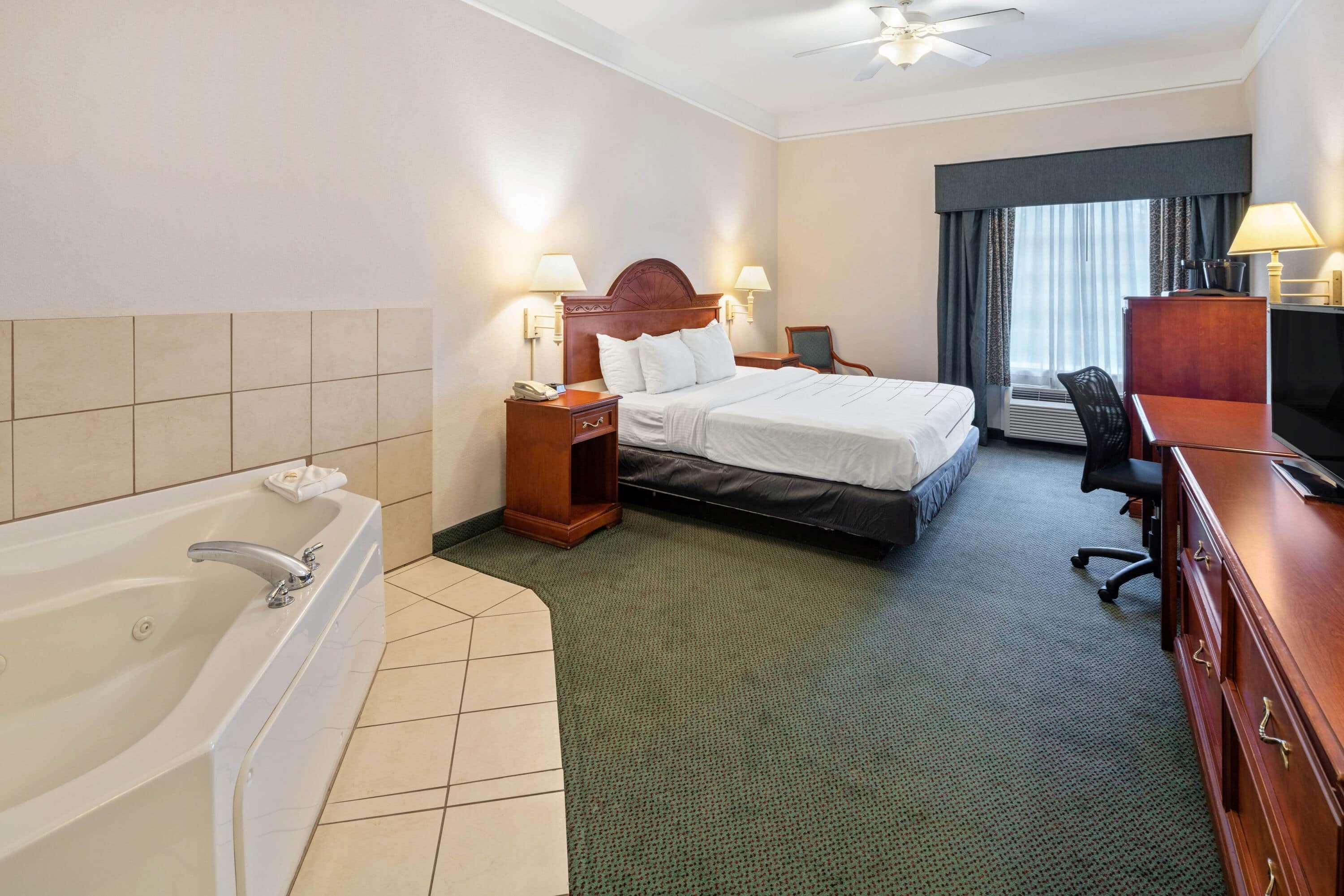 La Quinta Inn And Suites Fort Myers I-75 Bagian luar foto