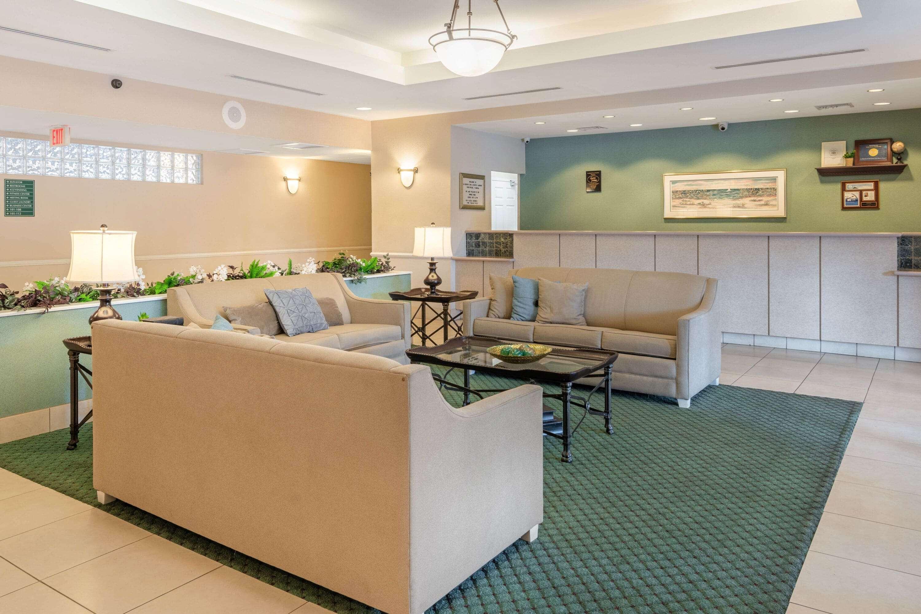 La Quinta Inn And Suites Fort Myers I-75 Bagian luar foto