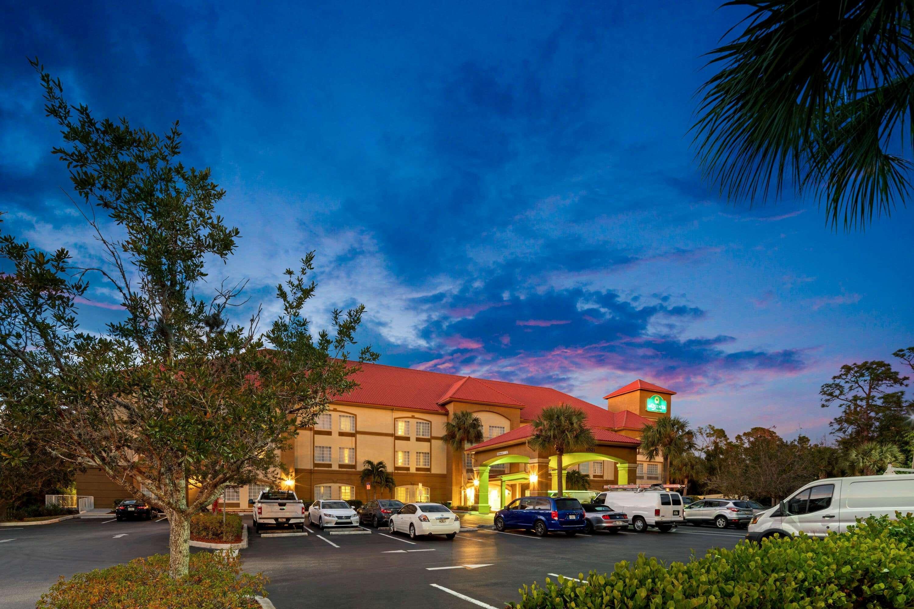 La Quinta Inn And Suites Fort Myers I-75 Bagian luar foto