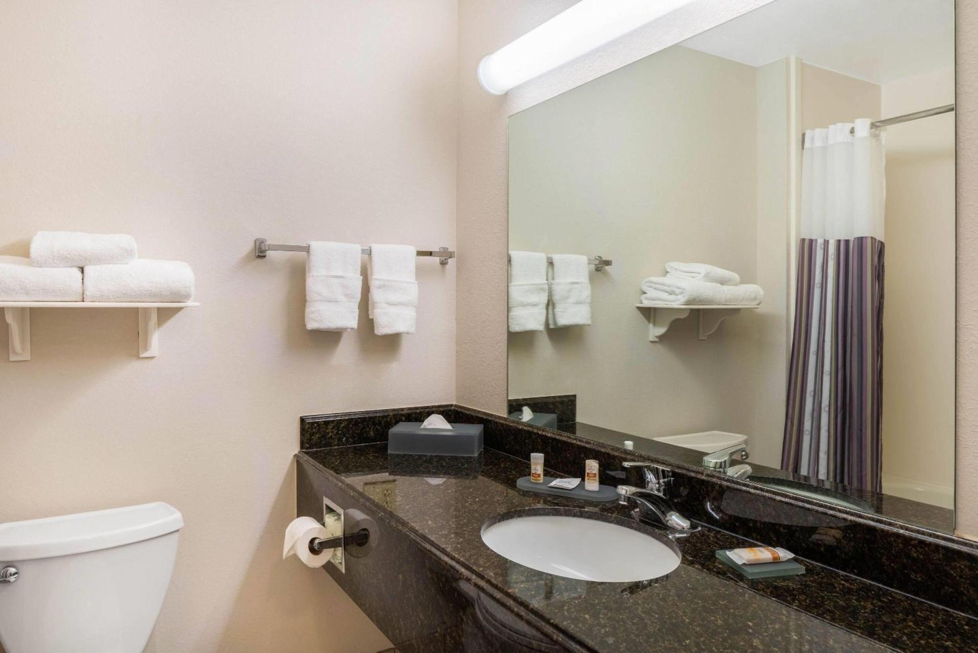 La Quinta Inn And Suites Fort Myers I-75 Bagian luar foto