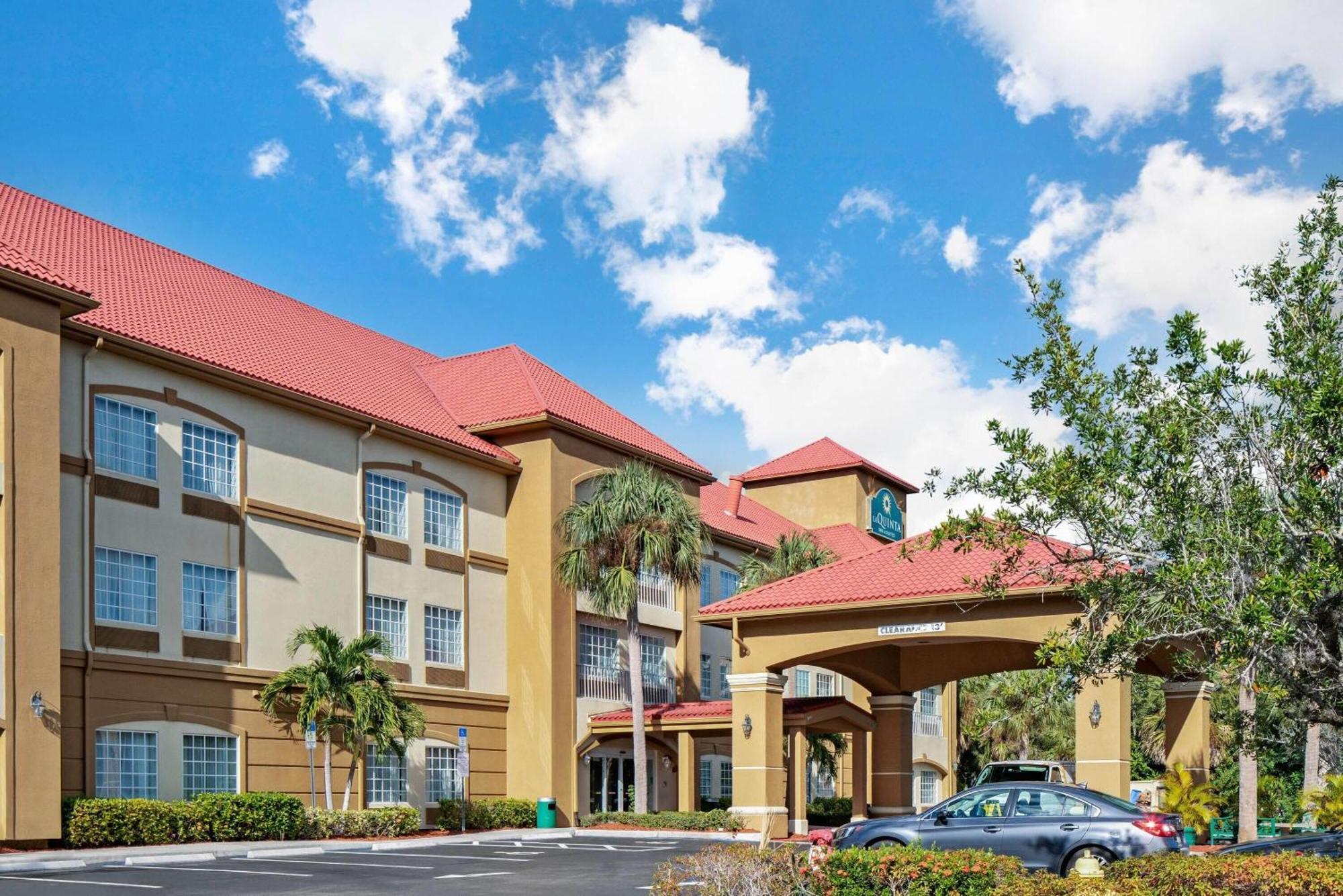 La Quinta Inn And Suites Fort Myers I-75 Bagian luar foto