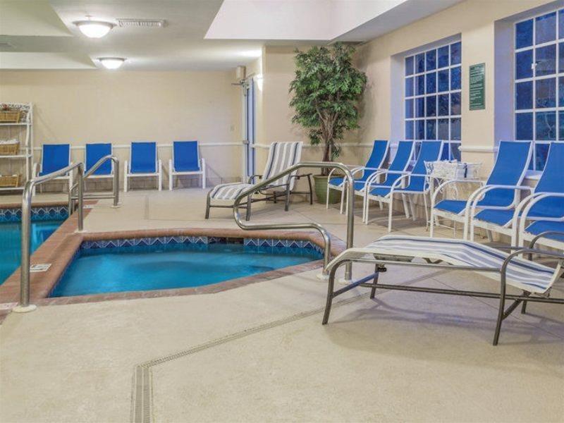 La Quinta Inn And Suites Fort Myers I-75 Bagian luar foto